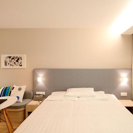 Grande Chambre Dans Charmante Maison Alsacienne Herrlisheim エクステリア 写真