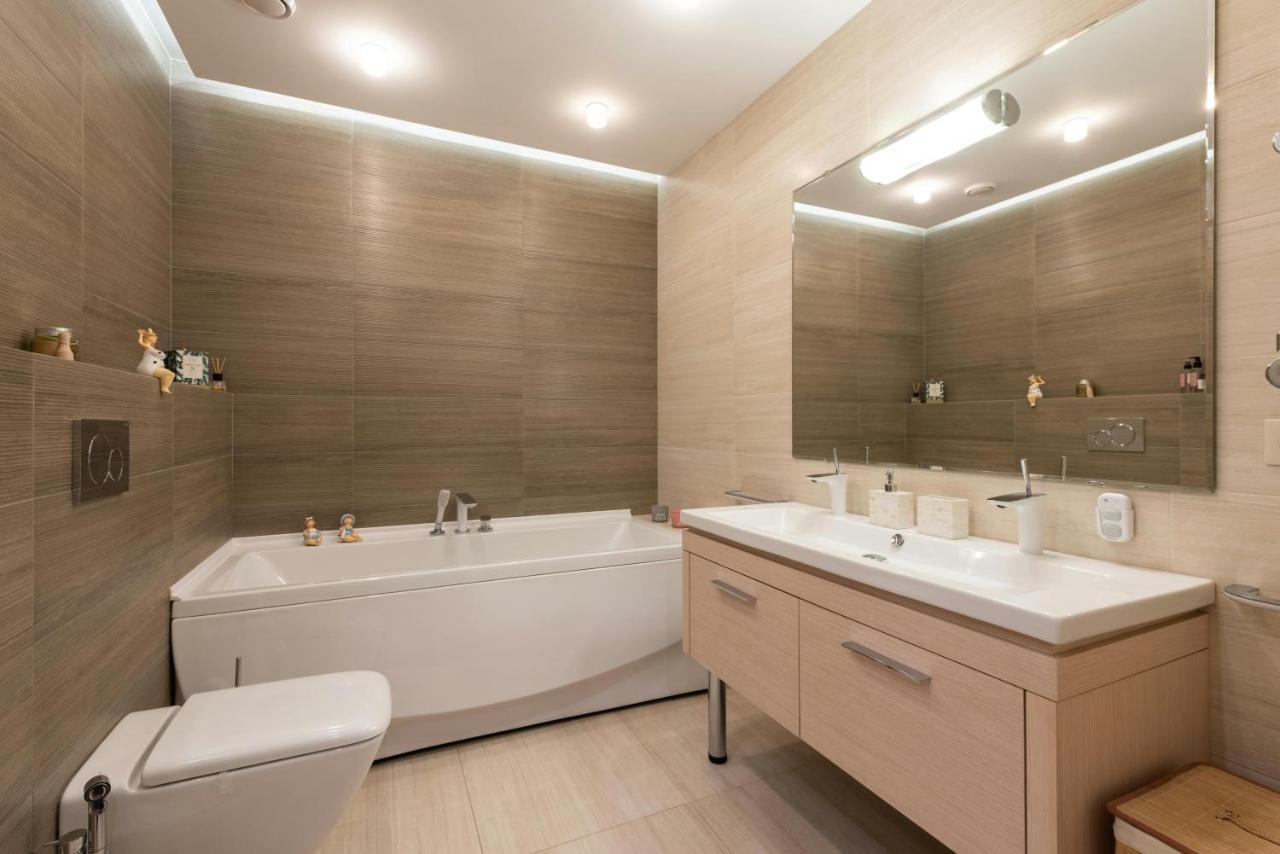 Grande Chambre Dans Charmante Maison Alsacienne Herrlisheim エクステリア 写真